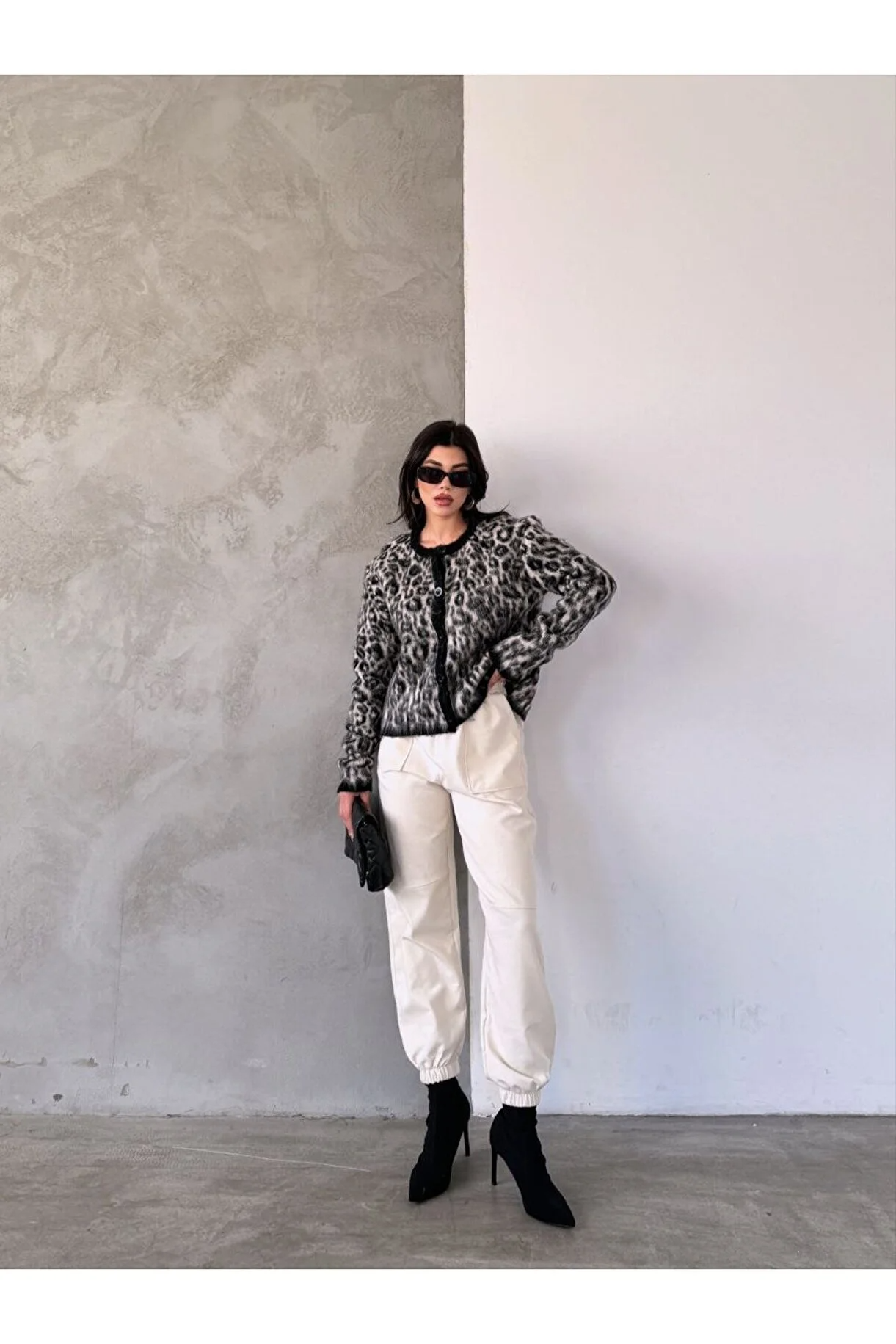 Asur Butik Kadın Leopar Desenli Şardonlu Standart Beden Hırka