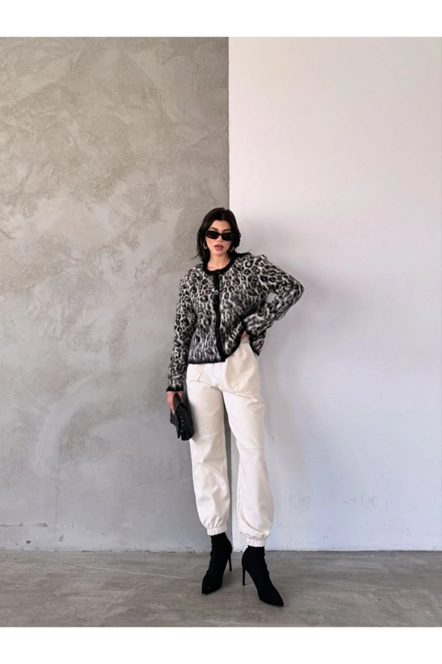 Asur Butik Kadın Leopar Desenli Şardonlu Standart Beden Hırka