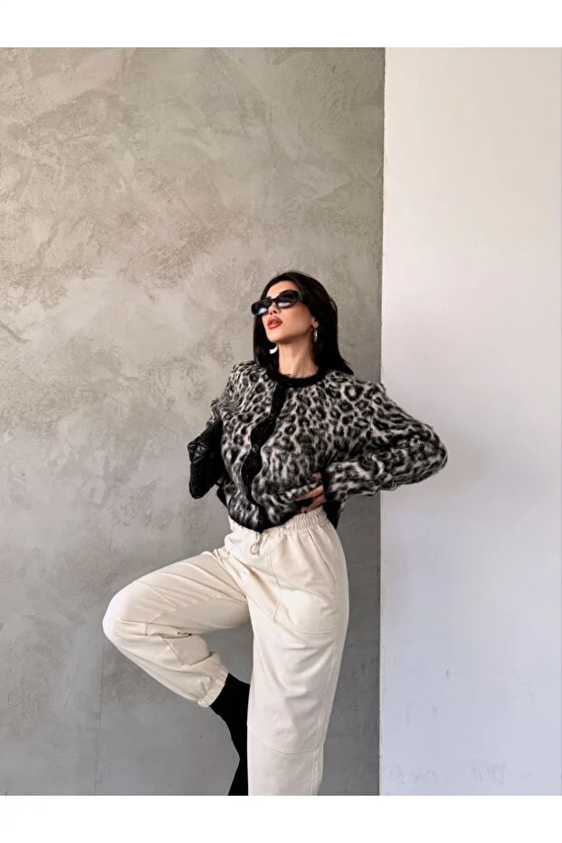 Asur Butik Kadın Leopar Desenli Şardonlu Standart Beden Hırka