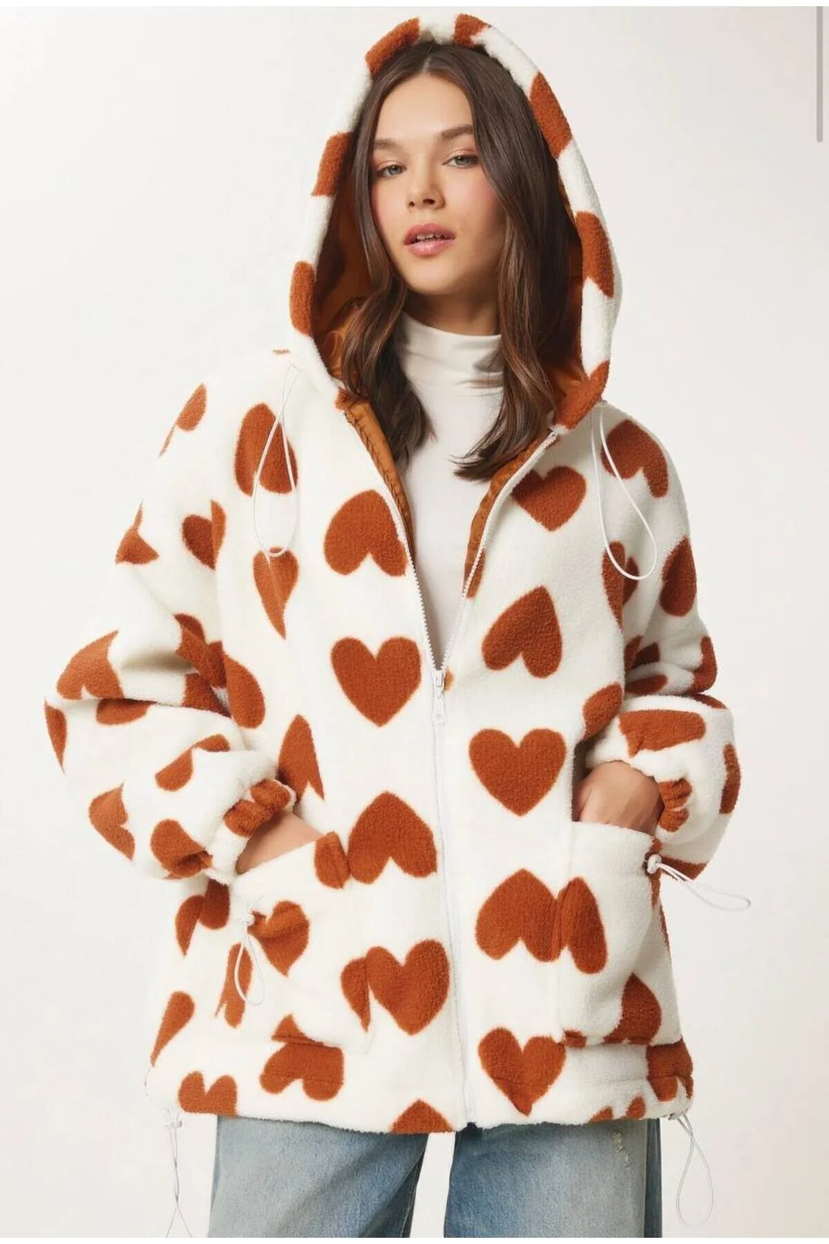 Asur Butik Kadın Kapşonlu Kuzu Model Standart Beden Mont (36-42)