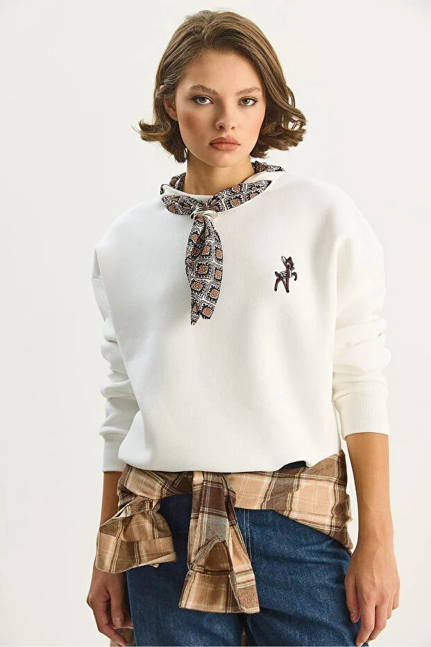 Asur Butik Kadın Geyik Desenli Fularlı Şardonlu 3 İplik Sweatshirt