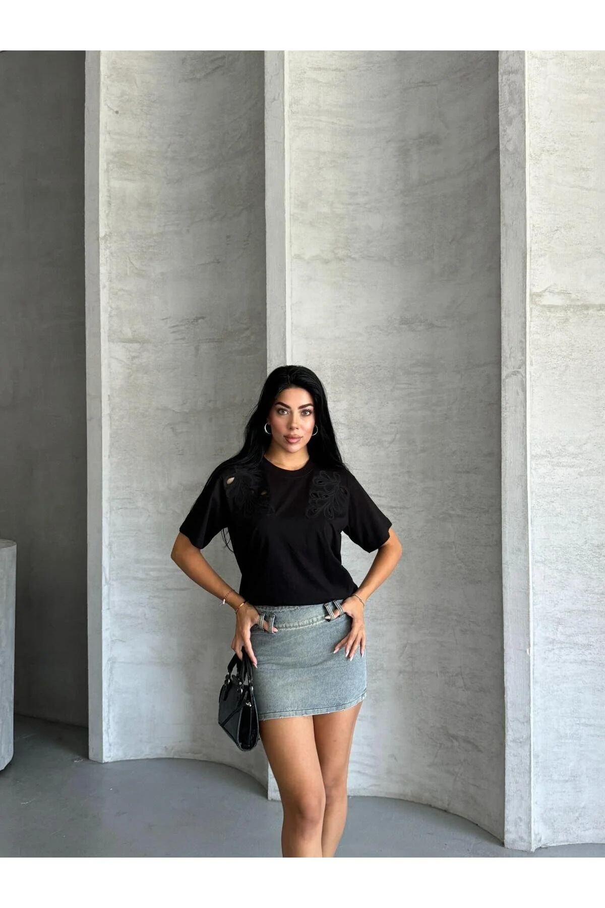 Asur Butik Kadın Nakışlı Bisiklet Yaka Tişört